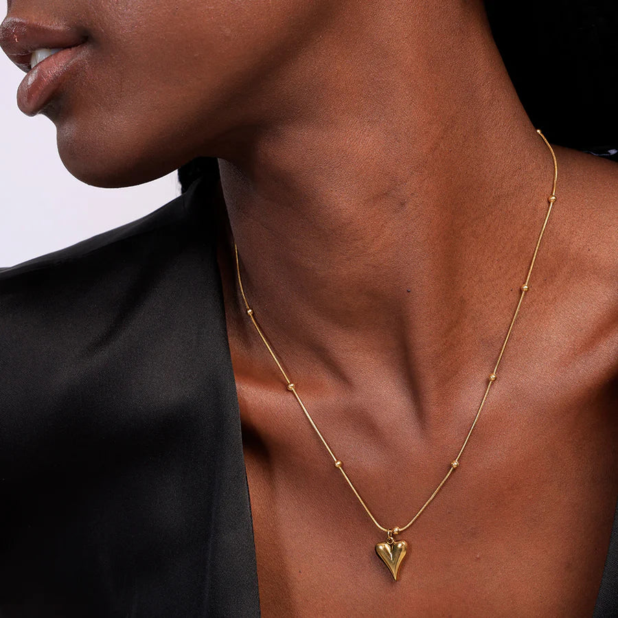 NOVEL NECKLACE