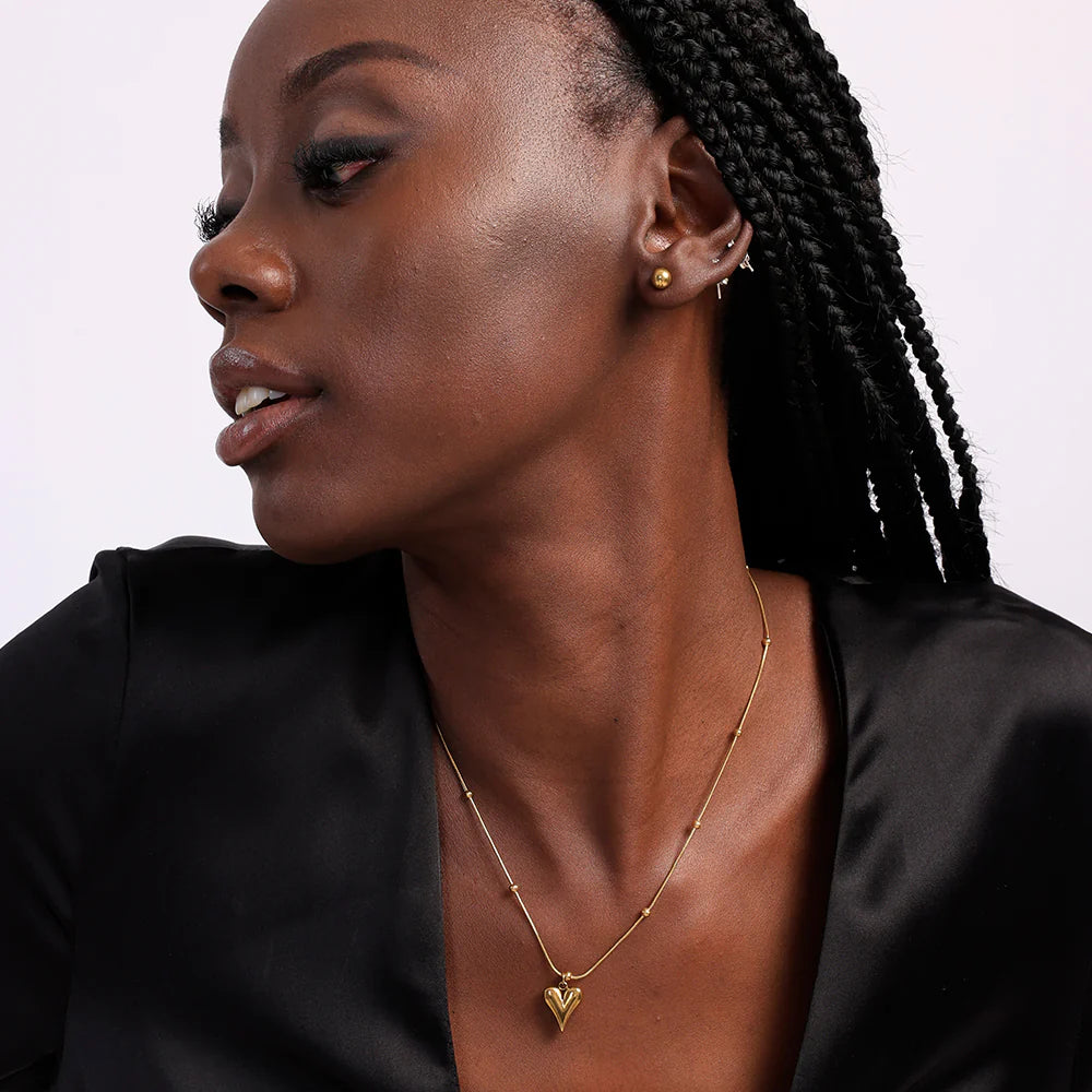 NOVEL NECKLACE