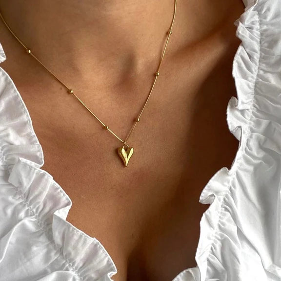 NOVEL NECKLACE