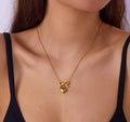 SNOW FLAKE NECKLACE